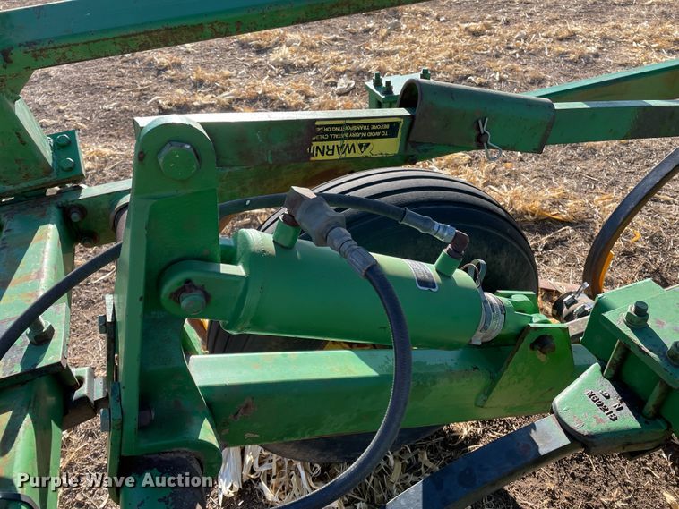 image for item DN0192 John Deere 610  field cultivator