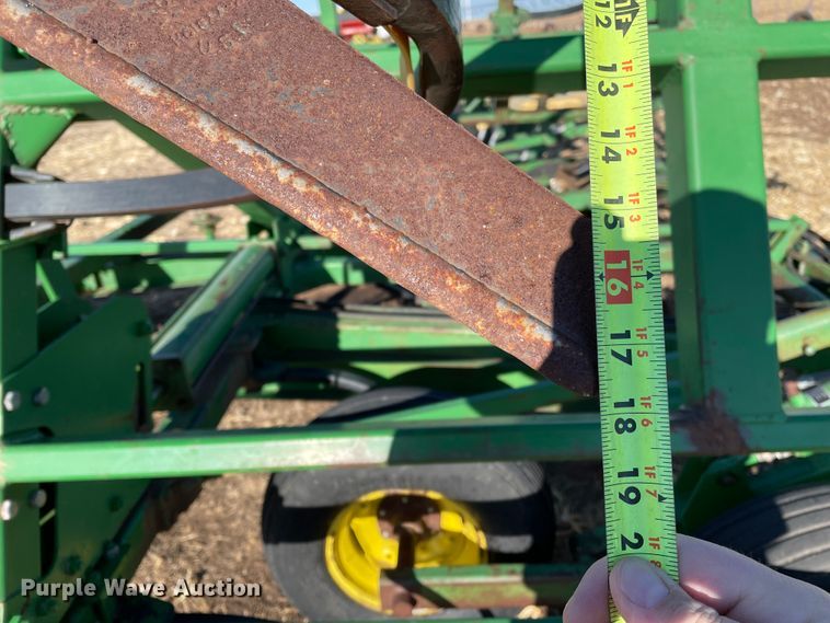 image for item DN0192 John Deere 610  field cultivator