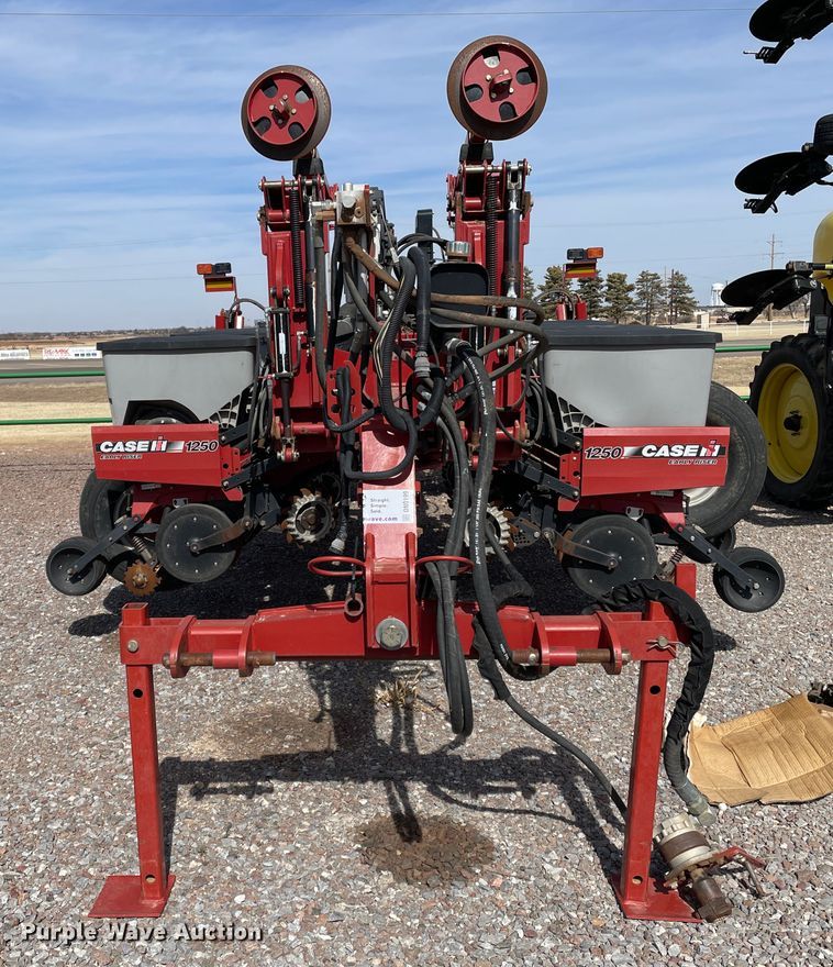 image for item DN0199 2010 Case IH 1250  no-till planter