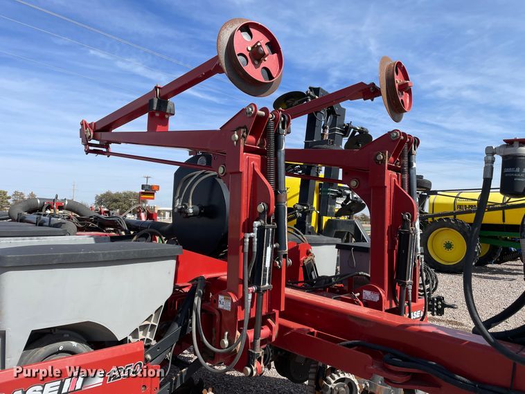 image for item DN0199 2010 Case IH 1250  no-till planter