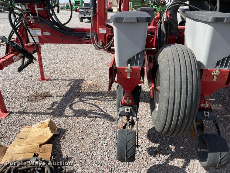 image for item DN0199 2010 Case IH 1250  no-till planter
