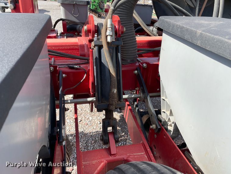 image for item DN0199 2010 Case IH 1250  no-till planter