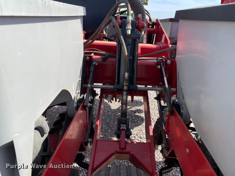 image for item DN0199 2010 Case IH 1250  no-till planter