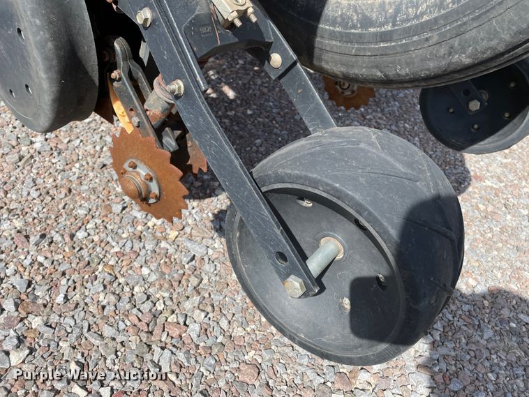 image for item DN0199 2010 Case IH 1250  no-till planter