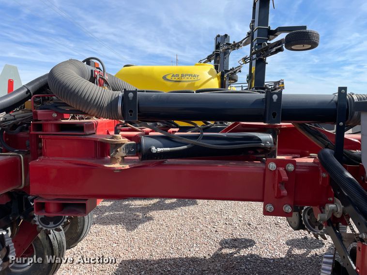 image for item DN0199 2010 Case IH 1250  no-till planter