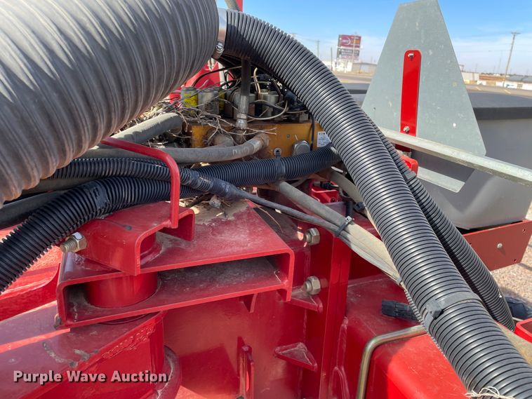 image for item DN0199 2010 Case IH 1250  no-till planter