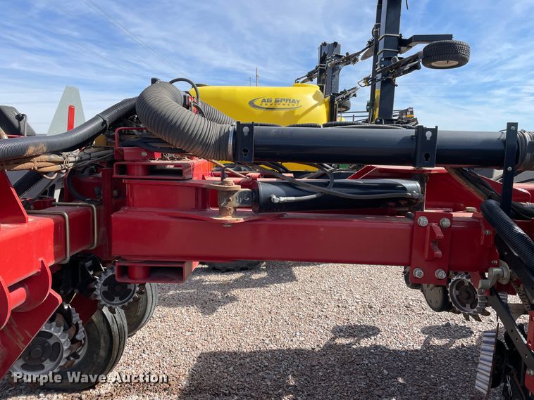 image for item DN0199 2010 Case IH 1250  no-till planter