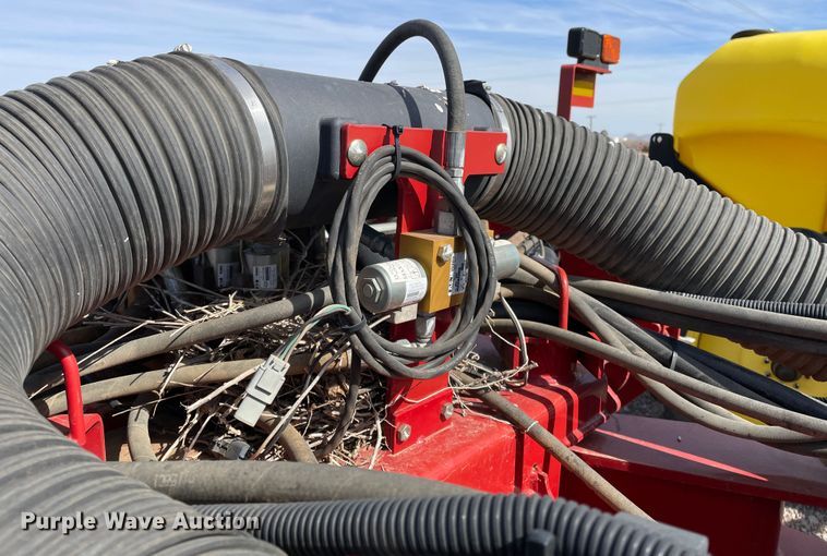 image for item DN0199 2010 Case IH 1250  no-till planter