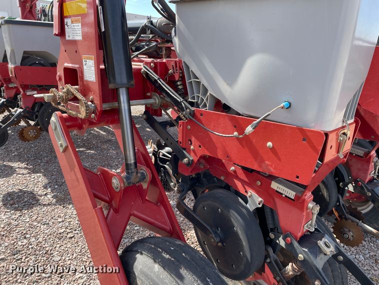 image for item DN0199 2010 Case IH 1250  no-till planter