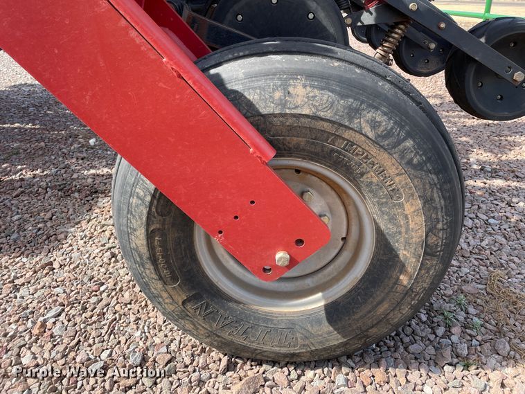 image for item DN0199 2010 Case IH 1250  no-till planter