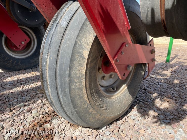 image for item DN0199 2010 Case IH 1250  no-till planter