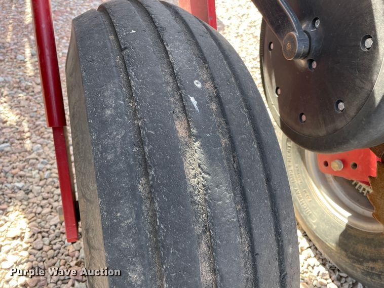 image for item DN0199 2010 Case IH 1250  no-till planter