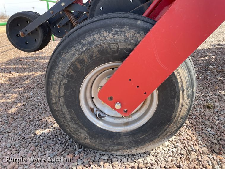 image for item DN0199 2010 Case IH 1250  no-till planter