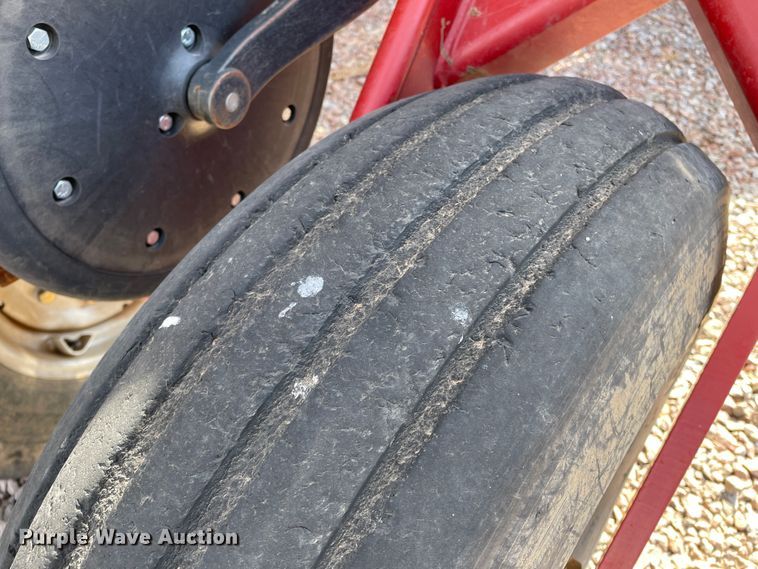 image for item DN0199 2010 Case IH 1250  no-till planter