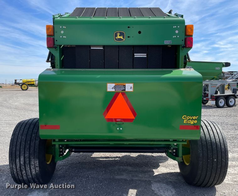 image for item DN0203 2014 John Deere 569  round baler