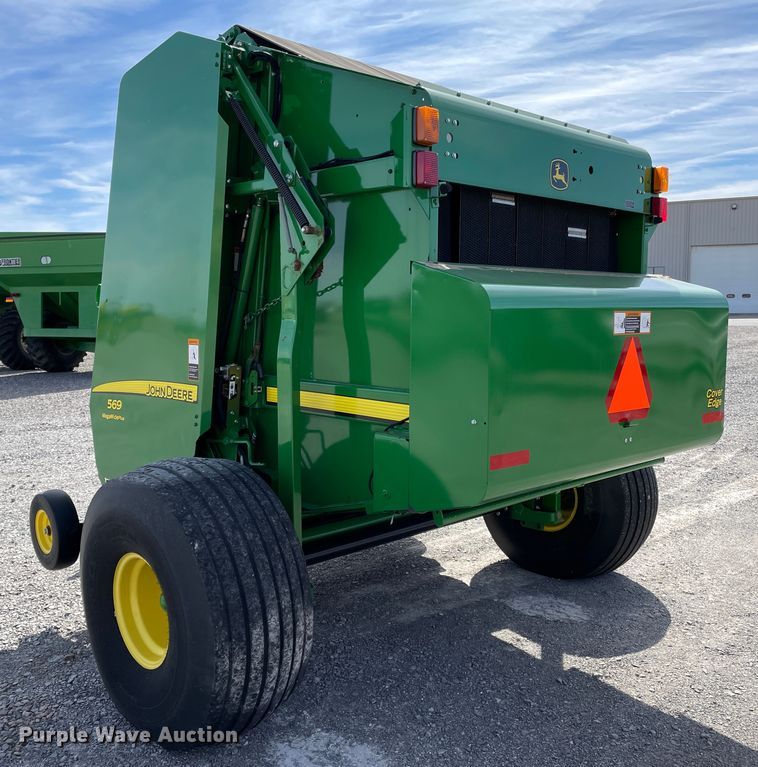 image for item DN0203 2014 John Deere 569  round baler