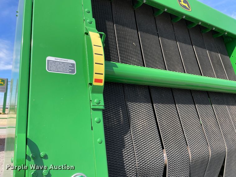 image for item DN0203 2014 John Deere 569  round baler
