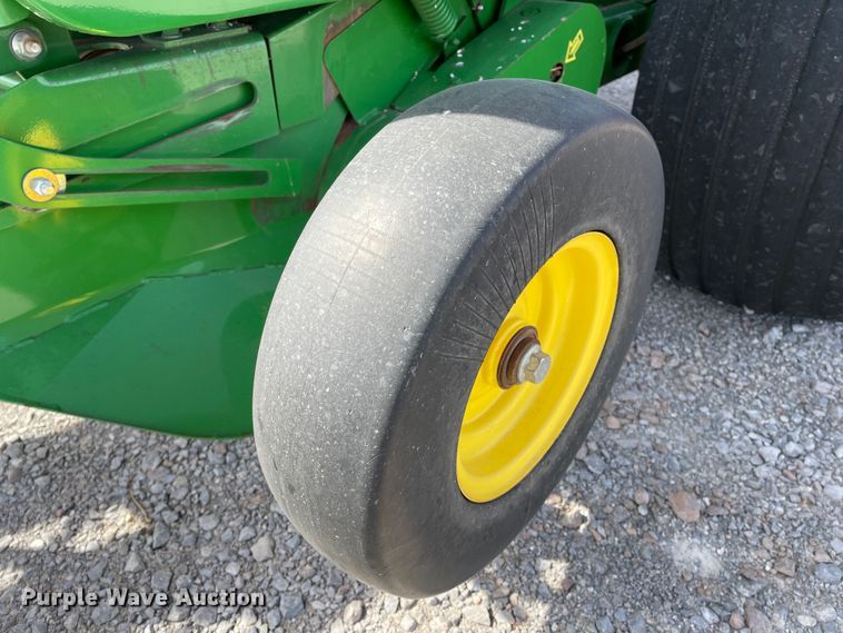 image for item DN0203 2014 John Deere 569  round baler