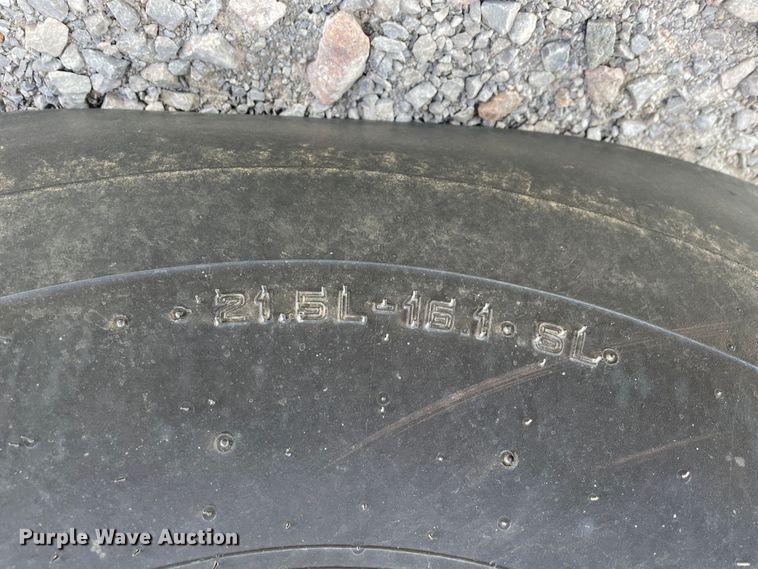 image for item DN0203 2014 John Deere 569  round baler