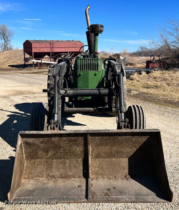 image for item ID9711 1967 John Deere 4020  tractor