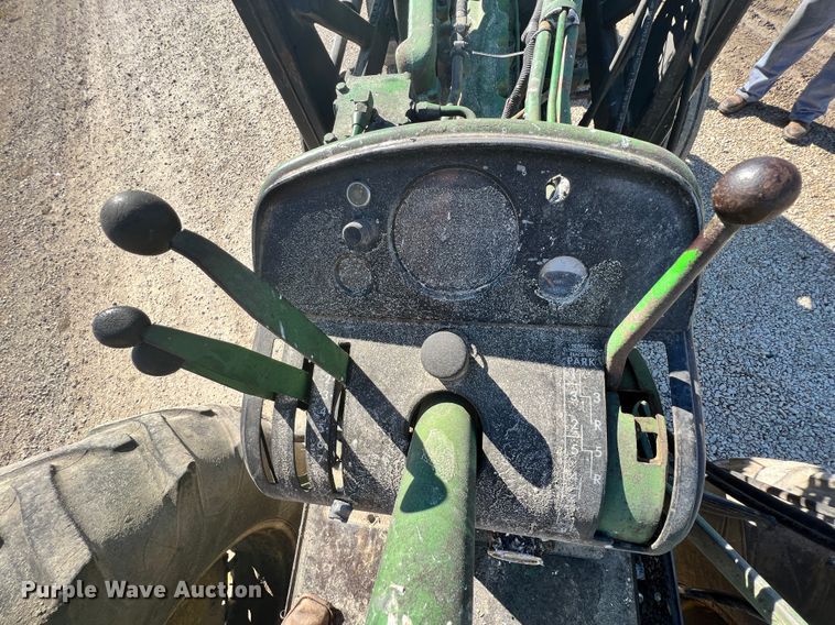 image for item ID9711 1967 John Deere 4020  tractor