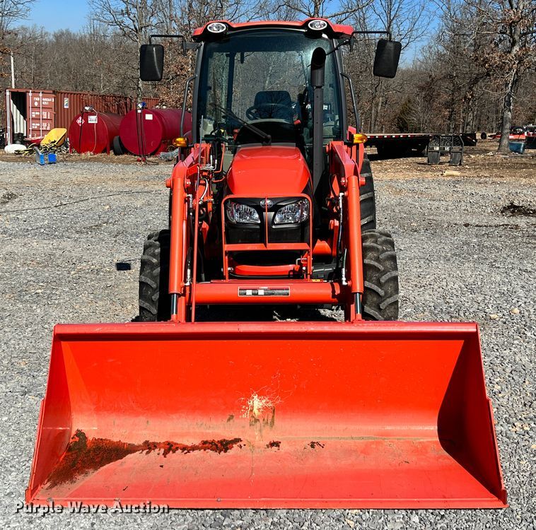 image for item ID9724 2020 Kubota M7060  MFWD tractor