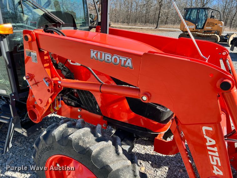 image for item ID9724 2020 Kubota M7060  MFWD tractor