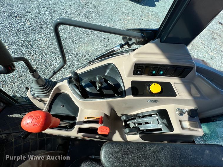 image for item ID9724 2020 Kubota M7060  MFWD tractor