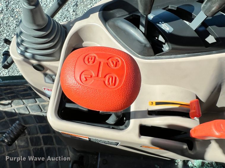 image for item ID9724 2020 Kubota M7060  MFWD tractor