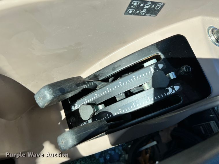 image for item ID9724 2020 Kubota M7060  MFWD tractor