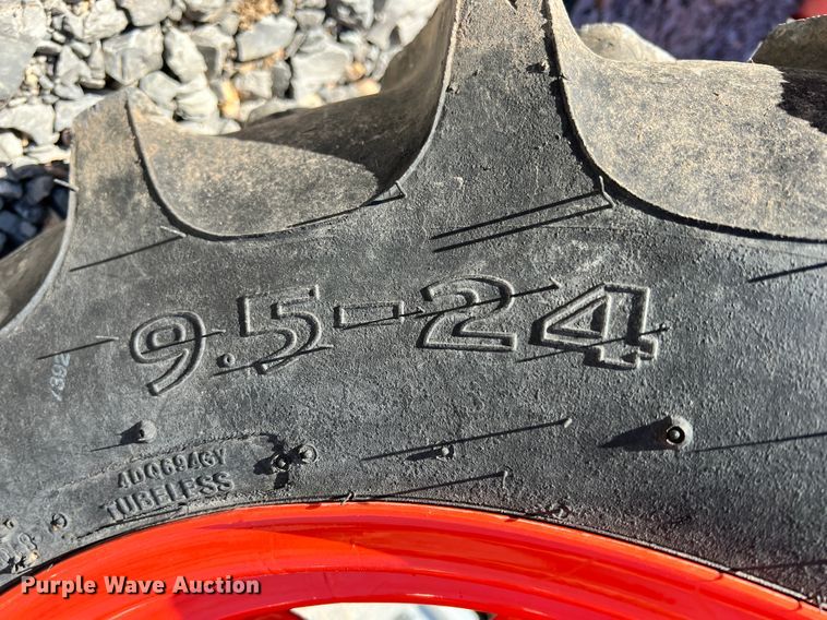 image for item ID9724 2020 Kubota M7060  MFWD tractor