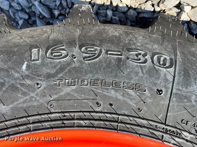 image for item ID9724 2020 Kubota M7060  MFWD tractor