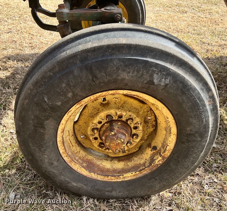 image for item ID9730 1963 John Deere 4010  tractor