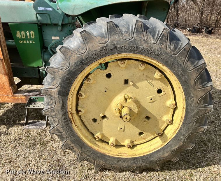 image for item ID9730 1963 John Deere 4010  tractor