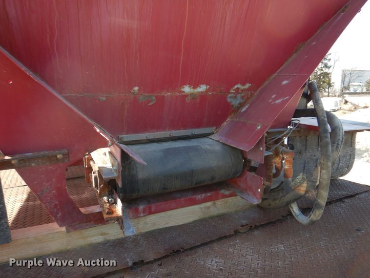 image for item IM9588 New Leader L2020G4 spreader bed