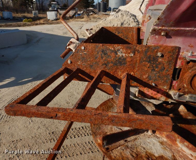 image for item IM9588 New Leader L2020G4 spreader bed