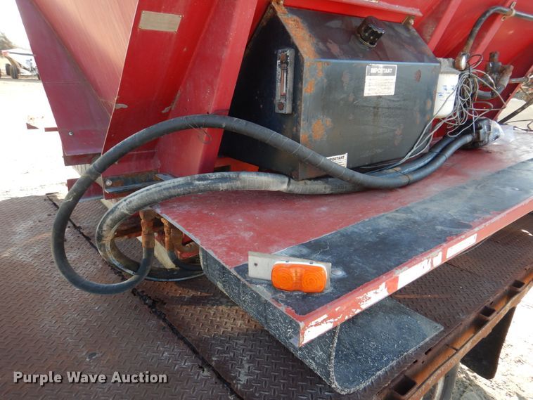 image for item IM9588 New Leader L2020G4 spreader bed