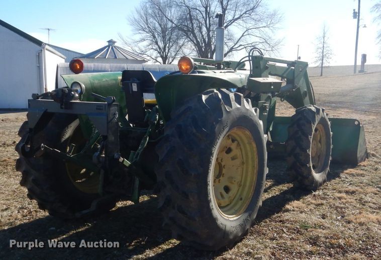 image for item IU9818 1983 John Deere 2550  MFWD tractor