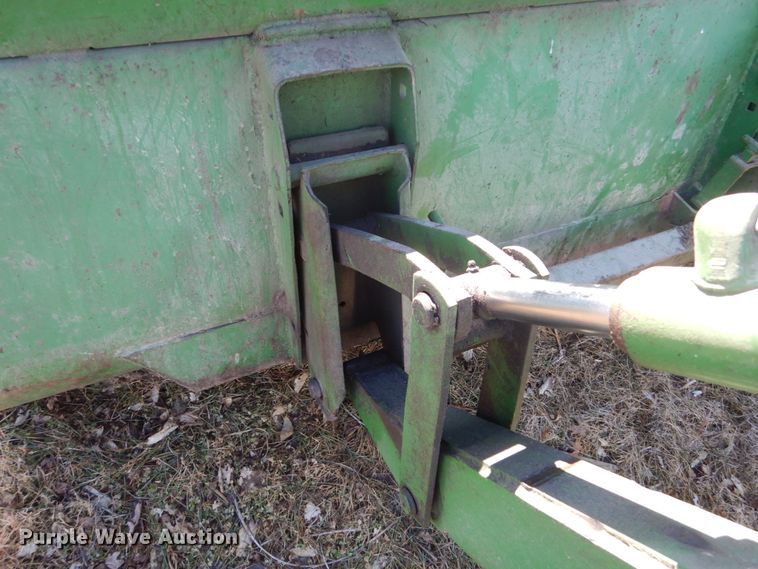 image for item IU9818 1983 John Deere 2550  MFWD tractor