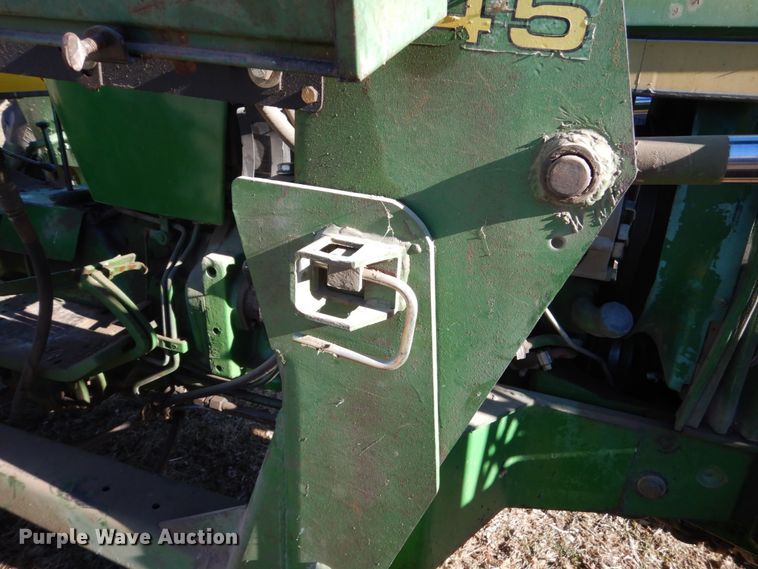 image for item IU9818 1983 John Deere 2550  MFWD tractor