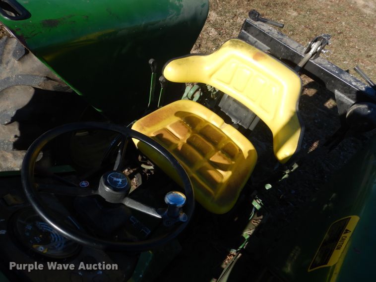 image for item IU9818 1983 John Deere 2550  MFWD tractor