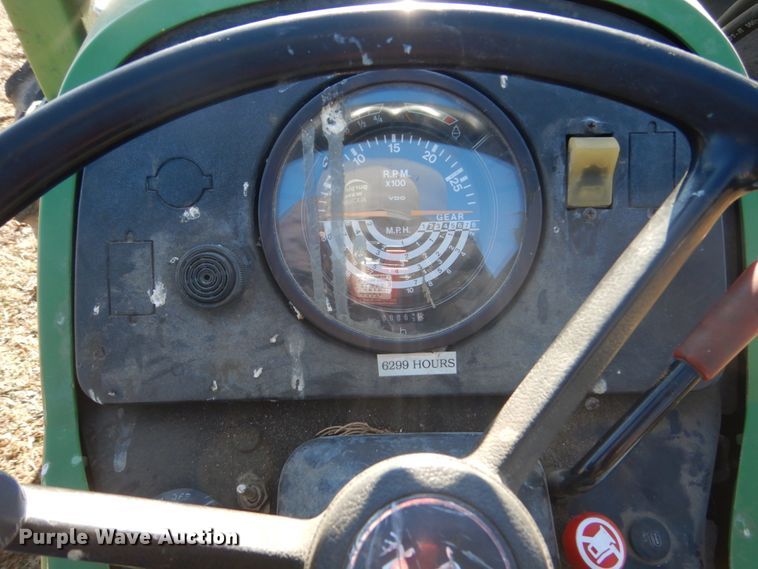 image for item IU9818 1983 John Deere 2550  MFWD tractor