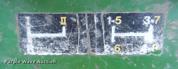 image for item IU9818 1983 John Deere 2550  MFWD tractor