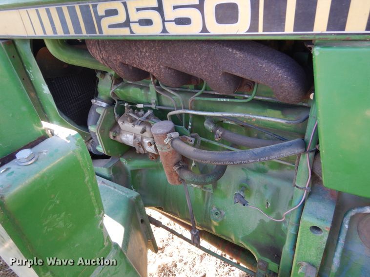 image for item IU9818 1983 John Deere 2550  MFWD tractor
