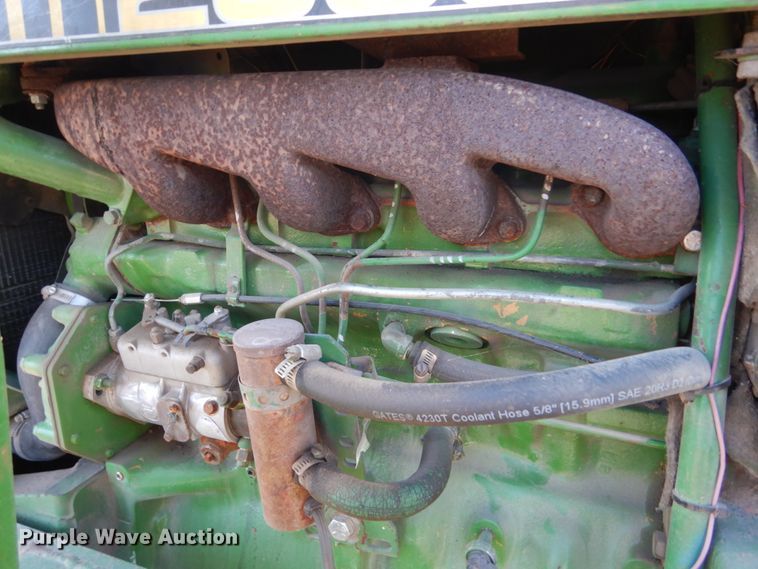 image for item IU9818 1983 John Deere 2550  MFWD tractor