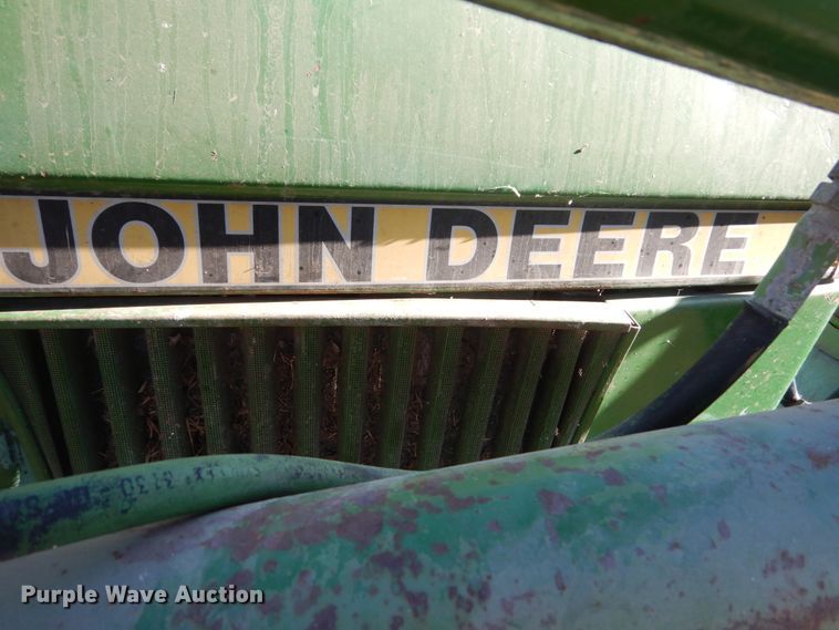 image for item IU9818 1983 John Deere 2550  MFWD tractor