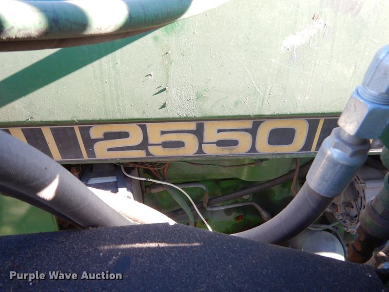 image for item IU9818 1983 John Deere 2550  MFWD tractor