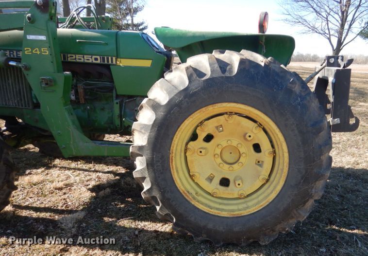 image for item IU9818 1983 John Deere 2550  MFWD tractor