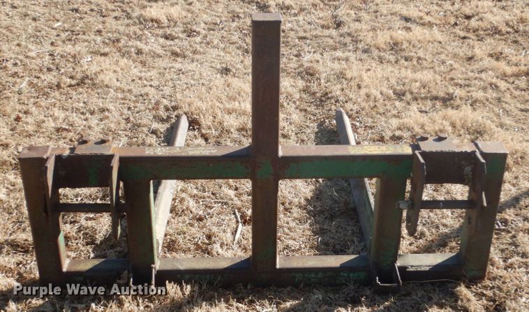 image for item IU9818 1983 John Deere 2550  MFWD tractor