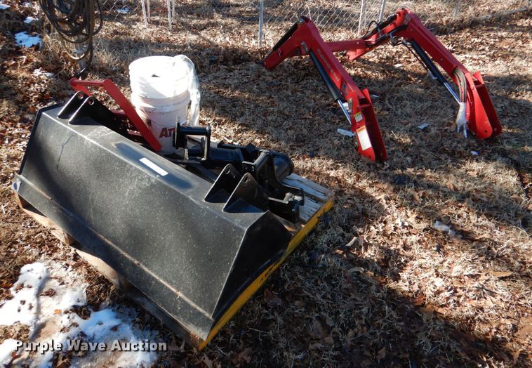 image for item JS9719 Mahindra Max 24L loader